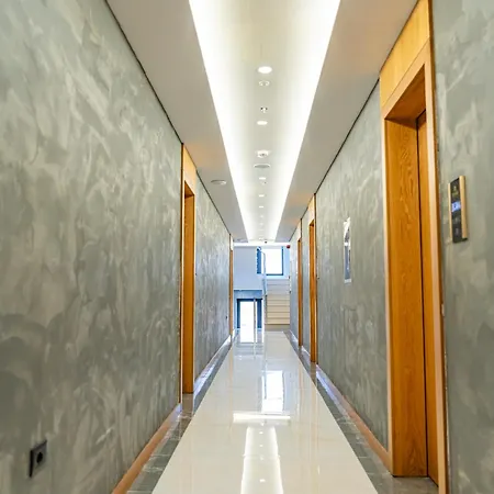 Henry & Szálloda Golem