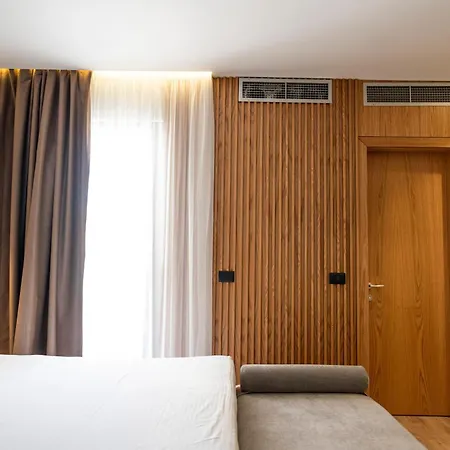 Henry & 5* Golem (Tirana)