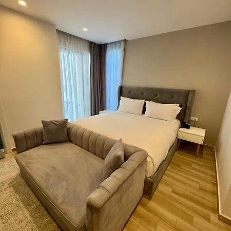 Henry & Szálloda 5*