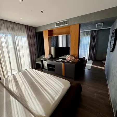 Hotel Henry &
