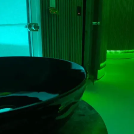 Henry & Szálloda Golem