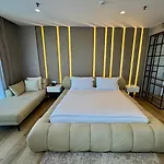 Henry & Hotell