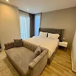 Henry & Hotell 5*