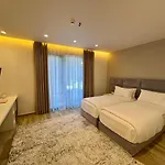 Henry & Hotell 5*
