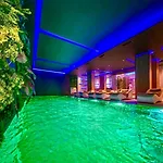 Henry & Hotell 5*