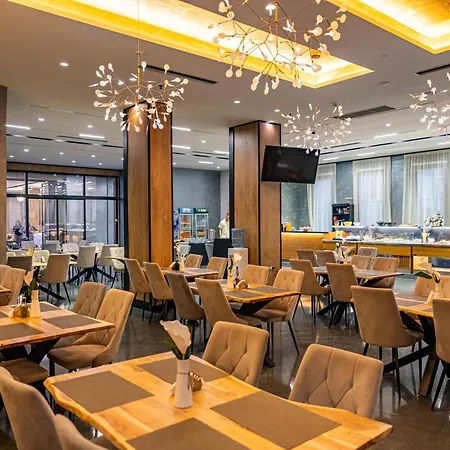 Henry & 5* 格勒姆