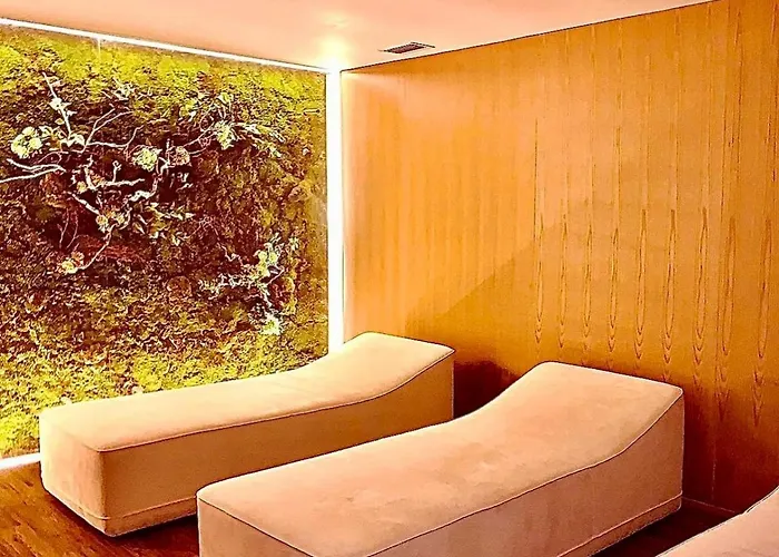 Henry & Golem (Tirana)